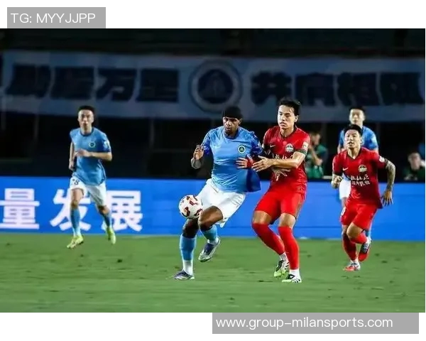 新鹏城手榴弹战术引发混乱三镇防线失误致丢关键进球