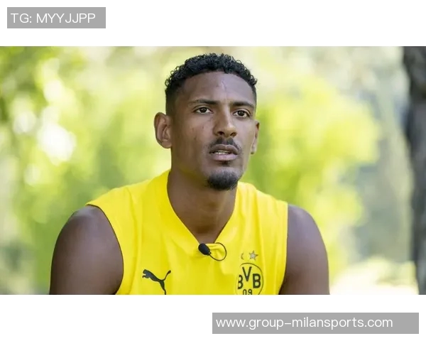 姆总与琼阿梅尼孔德共观非洲杯三位球员背后的非洲血统故事 姆总与琼阿梅尼孔德共观非洲杯三位球员背后的非洲血统故事